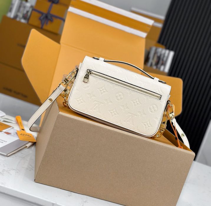 Geanta Louis Vuitton Metis, tip Premium