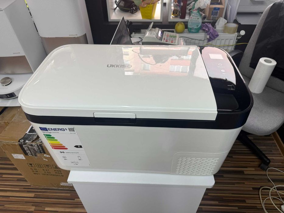 Frigider auto 20 L 12V/24V/220V GARANTIE 12 luni