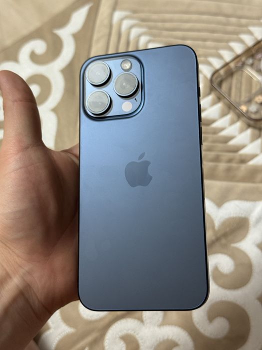 Продает iphone 15 pro max 256gb