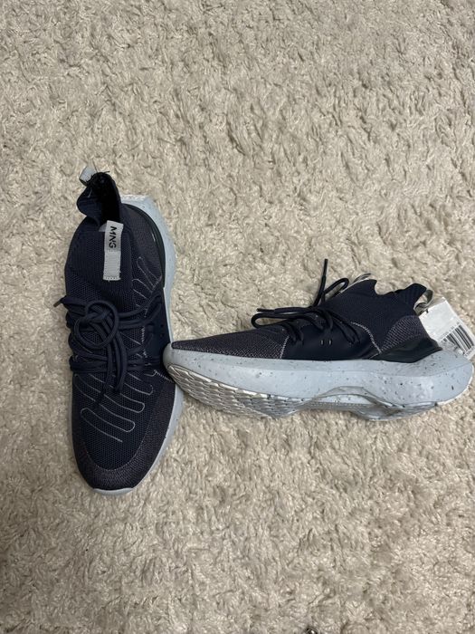 Продам новые летние кроссовки Mango