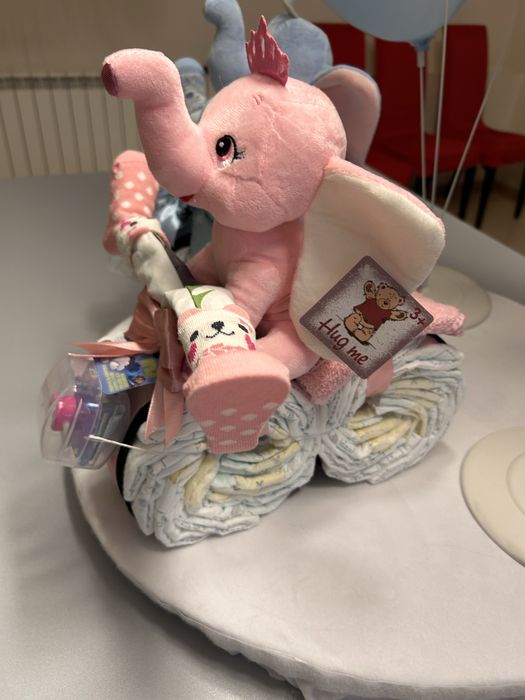 Cadou maternitate bebe pampers