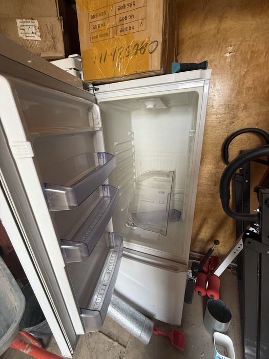 Холодильник сатылады