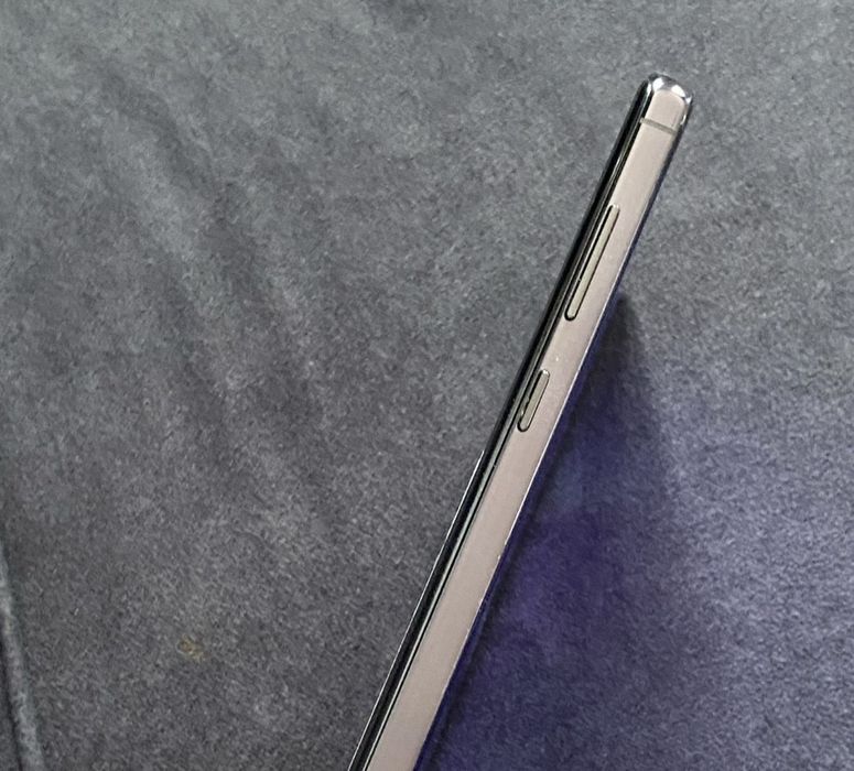 Продам Samsung S10 Plus