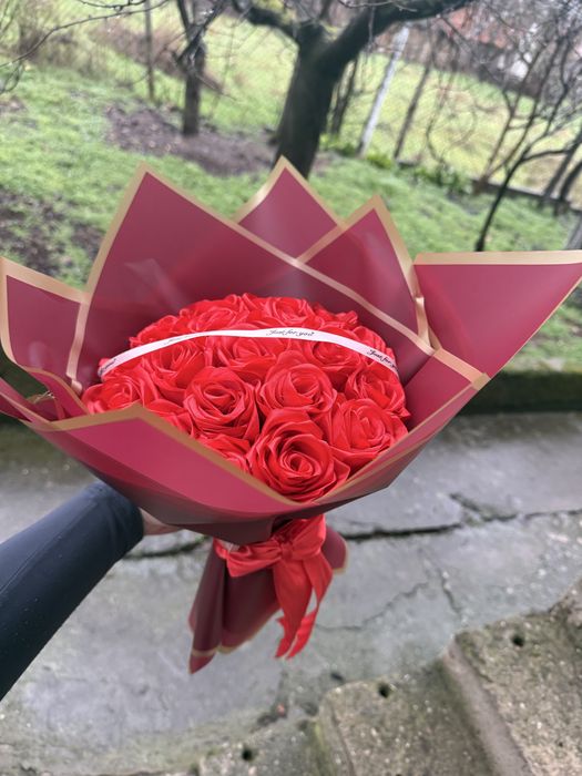 Ръчно изработен вечен букет от сатенену рози