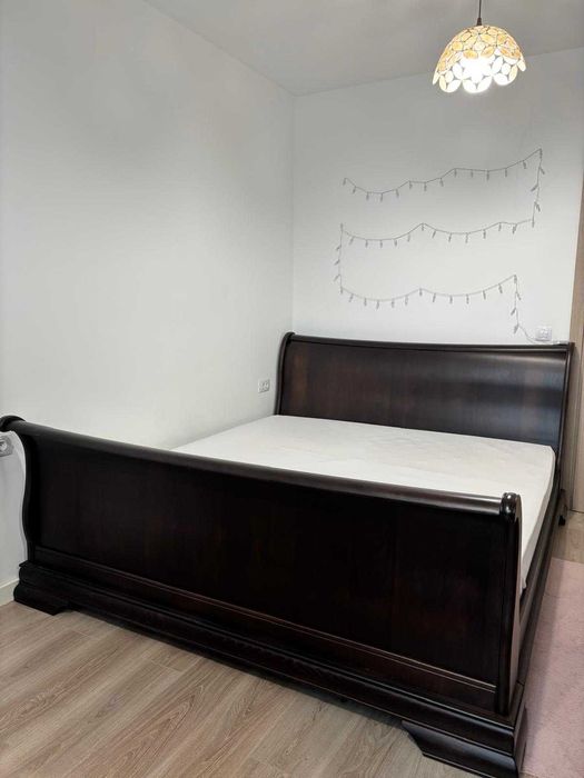 Pat Mobexpert 180x200 + 2 noptiere lemn masiv, stare excelenta