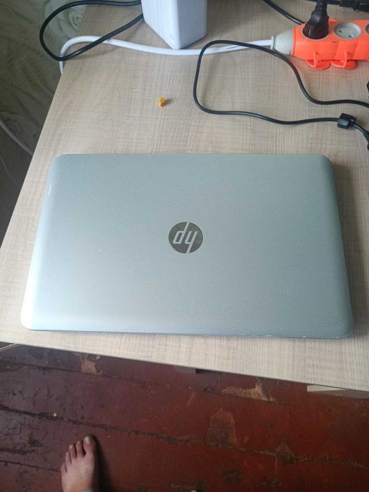 HP Pavilion 15 / SSD 250 ГБ / 6 ГБ RAM