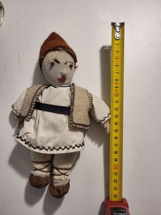Păpușă tradițională românească artizanală, îmbrăcată într-un costum popular stilizat,  anii 60 - 80