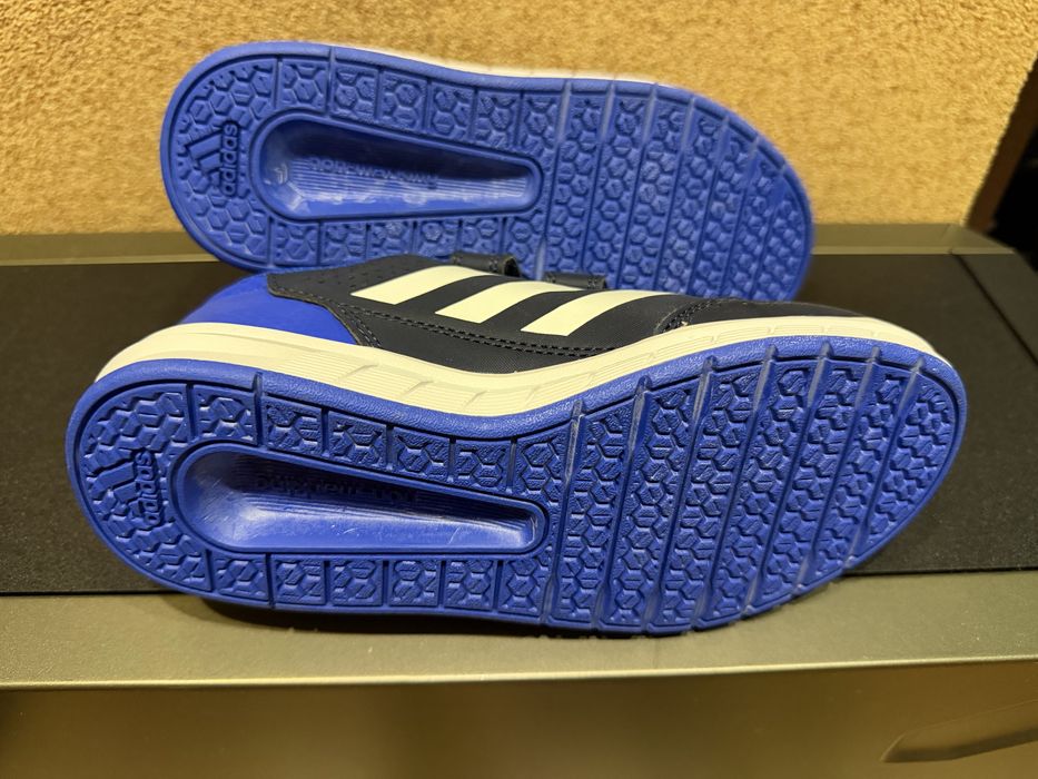 Детски маратонки чисто нови