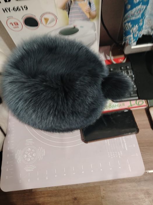 Отдам недорого шапка и сапоги