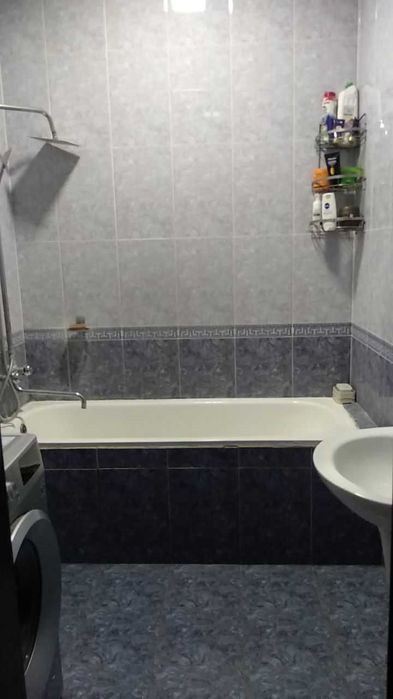 СРОЧНО продается 3*ком 110м2 керпичн.балкон 2х6. рядом мечеть Зангиата