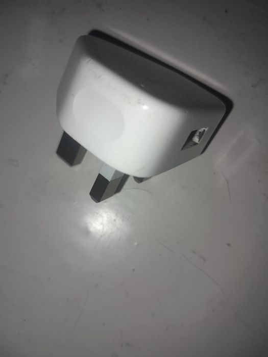 Оригинальная зарядка на айфон (iphone)