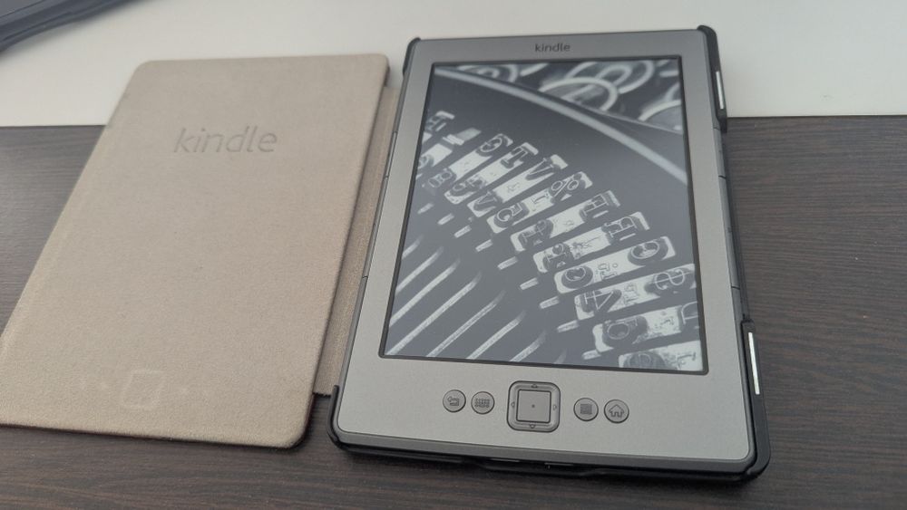 Amazon Kindle 4 WiFi (Grey) книжка электронная