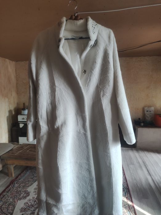 Женский пальто сатылады