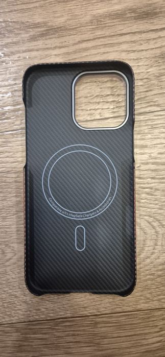 Чехол iPhone 16 pro max 2 разных