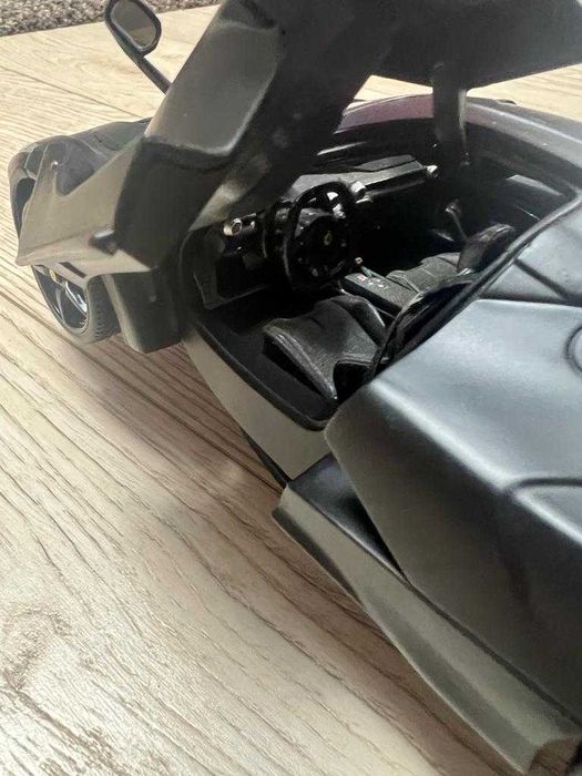 macheta Ferrari - model super deosebit din metal