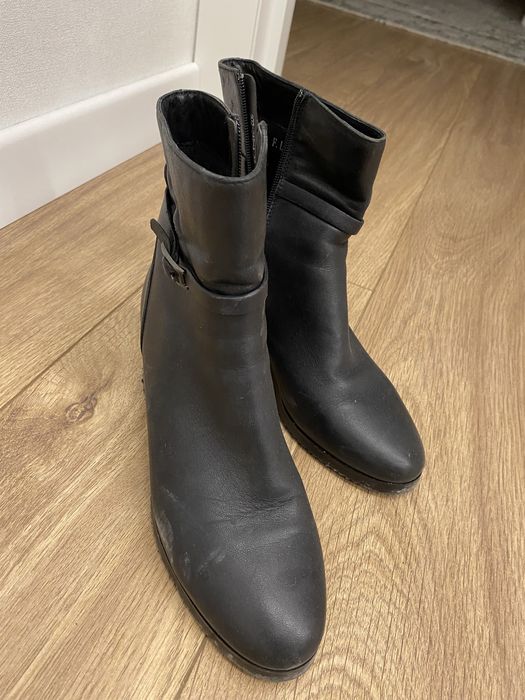 Продам полуботинки женские