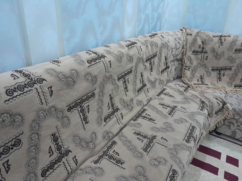 Мягкая мебель, уголок в комплекте с чехлами, диван