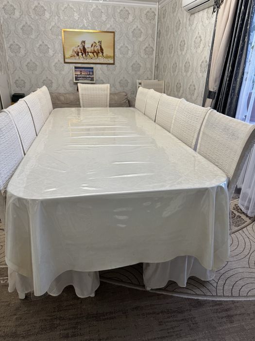 Стол со стульями