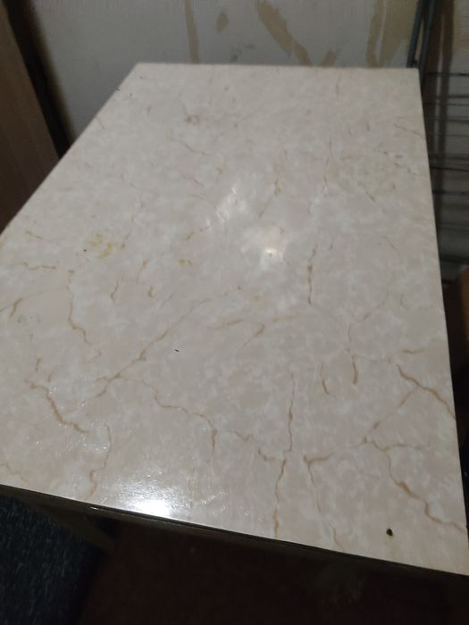 Стол и мебел разобранный