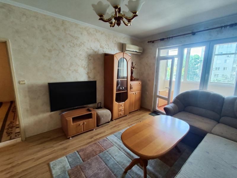 Дава се под наем Двустаен апартамент в Пловдив, Кючук Париж - 55 кв.м за 408 € - Снимка #2