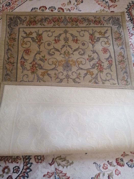 Коврик 75 на 120см, цена 8тыс