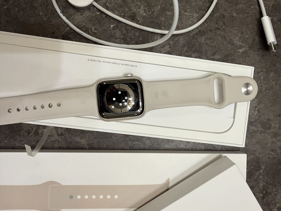 Apple watch series 8