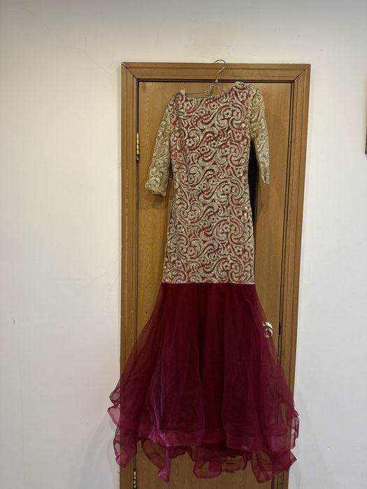 Вечернее платье