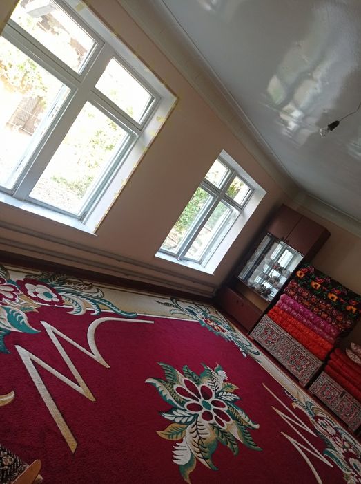 Srochna hovli sotiladi