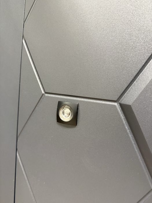 Продам дверь Luxor 2МДФ 3Д (860мм) левая