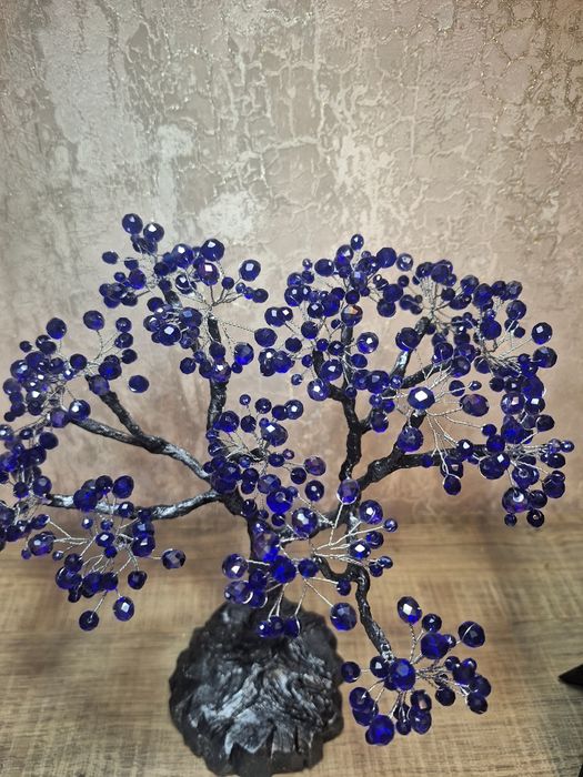 Дерево из бисера,горного хрусталя