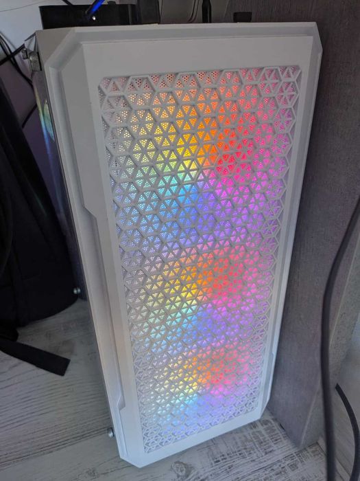 PC gaming RX 9060 XT 16 gb Saphire Nitro + procesor ryzen 7 5700x NOI in GARANTIE