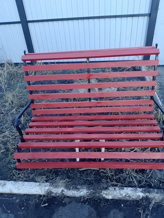 Продам лавочку для качелей.