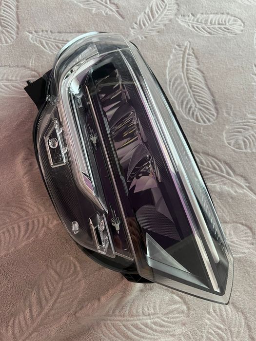 Фара на ладу Весту