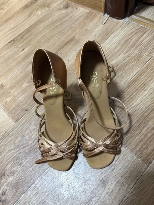 Бальные туфли сатины