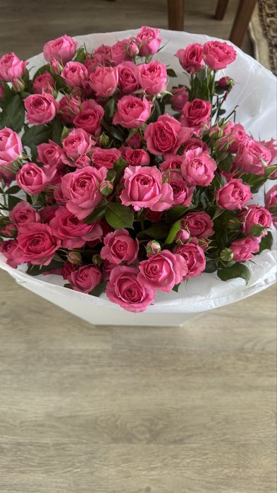 Кустовые розы, свежие