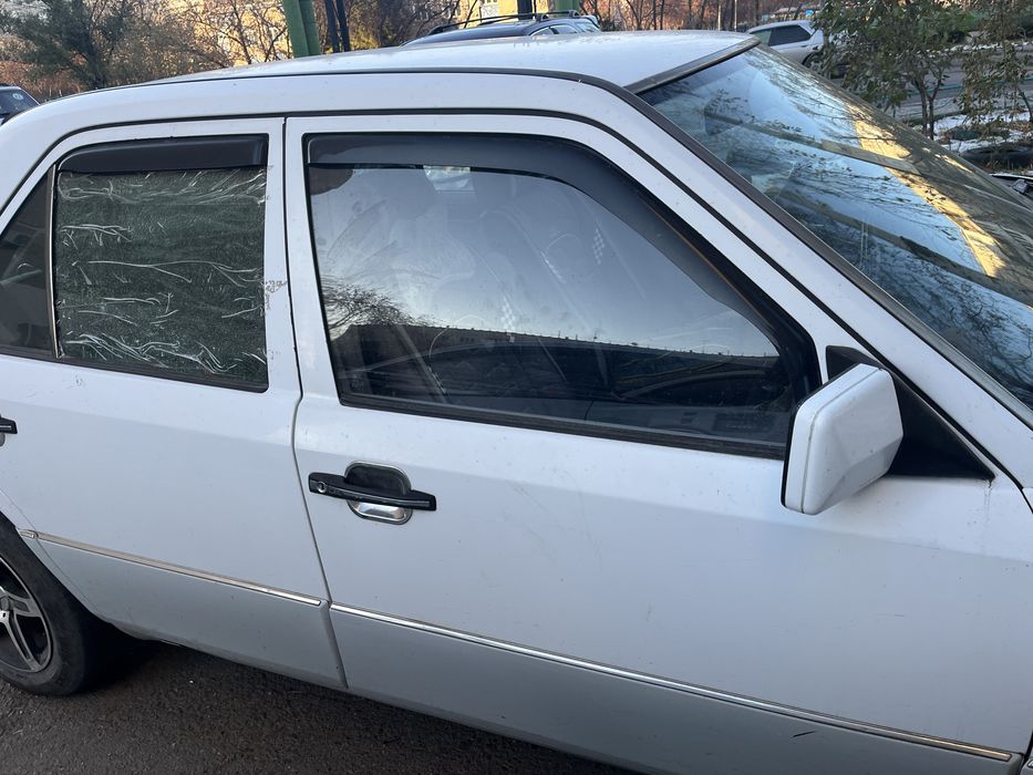 Продам Mercedes-Benz E 260