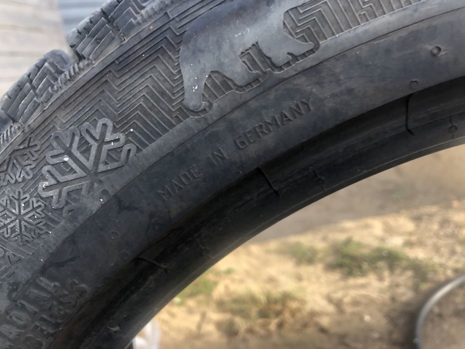 Шина Зимная 235/45 R18