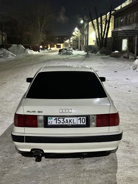 Audi 80 B4.