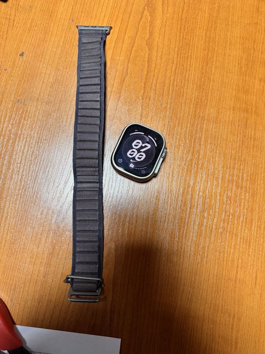 Apple Wath Ultra 2 49mm Titanium / 97% Battery / Alpine Loop