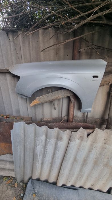 Капот и два крыла