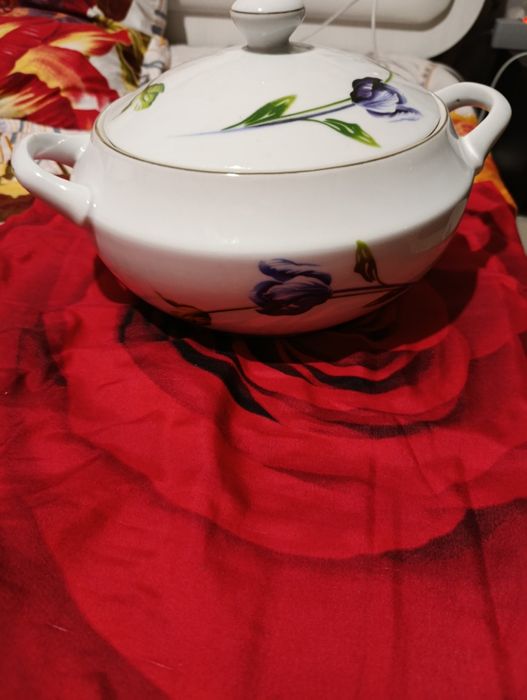 Продаю супница.       .
