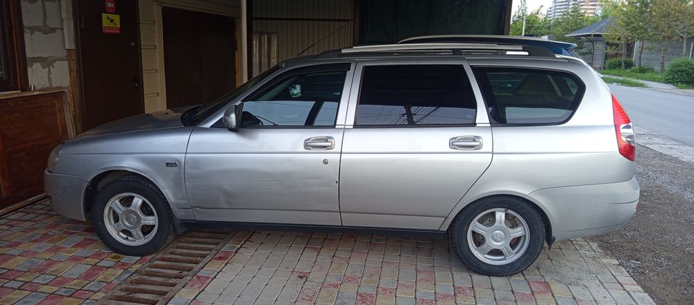 Продам Приору универсал, люкс 270000