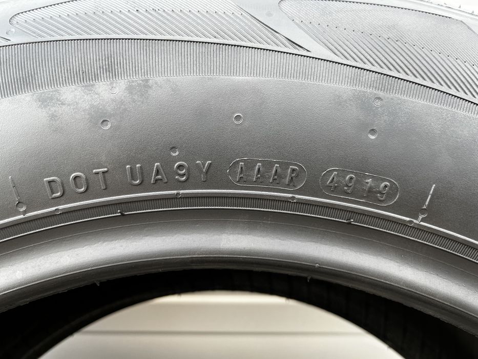 4бр Летни гуми 235/65/17/Nexen Nfera RU1/dot4919г/5.2мм Грайпфер