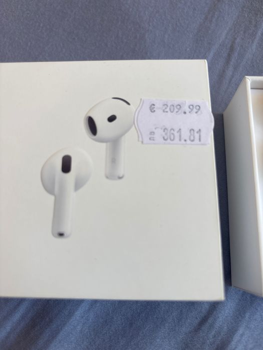 Apple AirPods 4 ANC
