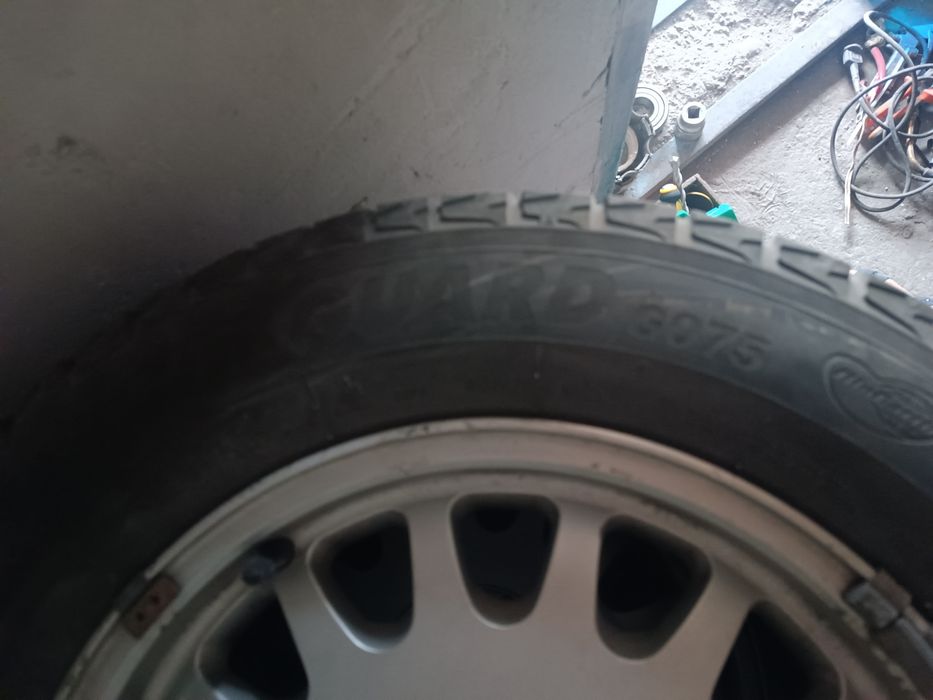 Продам резину с дисками на БМВ 730