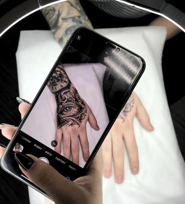 Deлаю татyupoвкu.