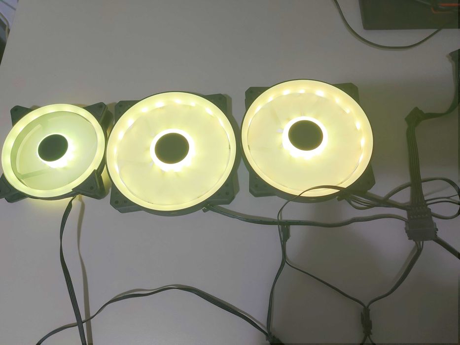 3 Ventilatoare ARGB AeroCool (1x120mm, 2x160mm)