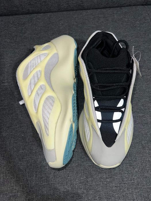 adidas gazelle silver green womens ID1674 adidas Yeezy 700 V3 Fade Salt [USED]