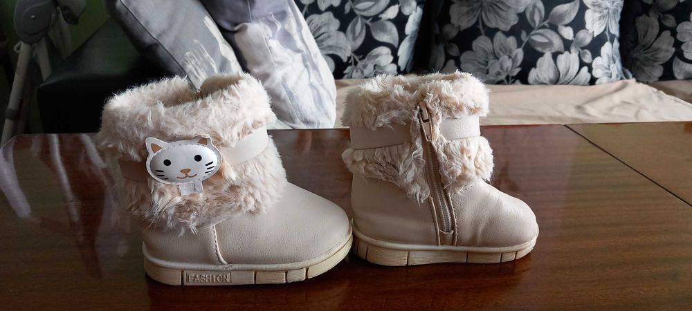 Бебешки обувки за момиче