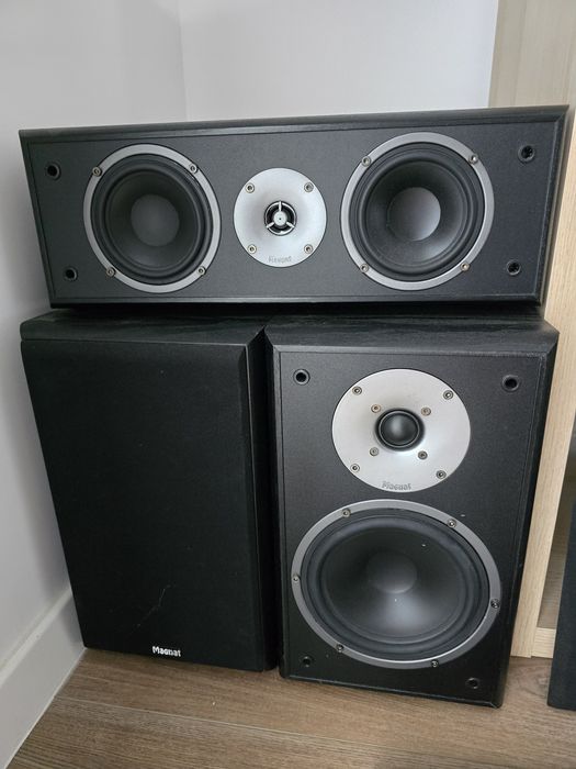 Vând set de boxe Magnat – Monitor Supreme 202 și Center 252